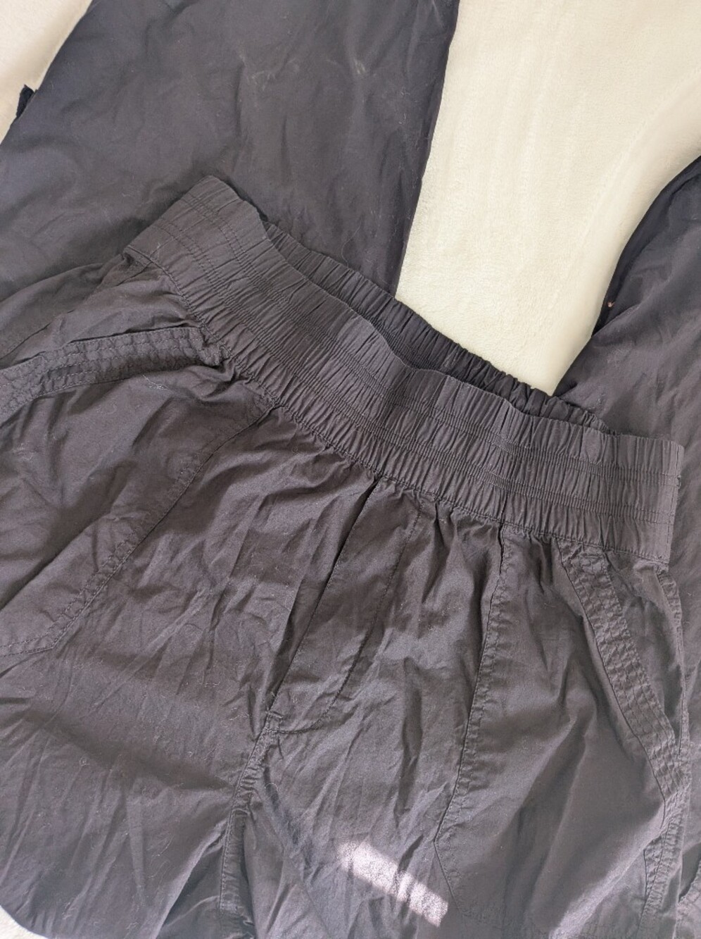 aerie high rise cargo pants - Picture 2 of 3